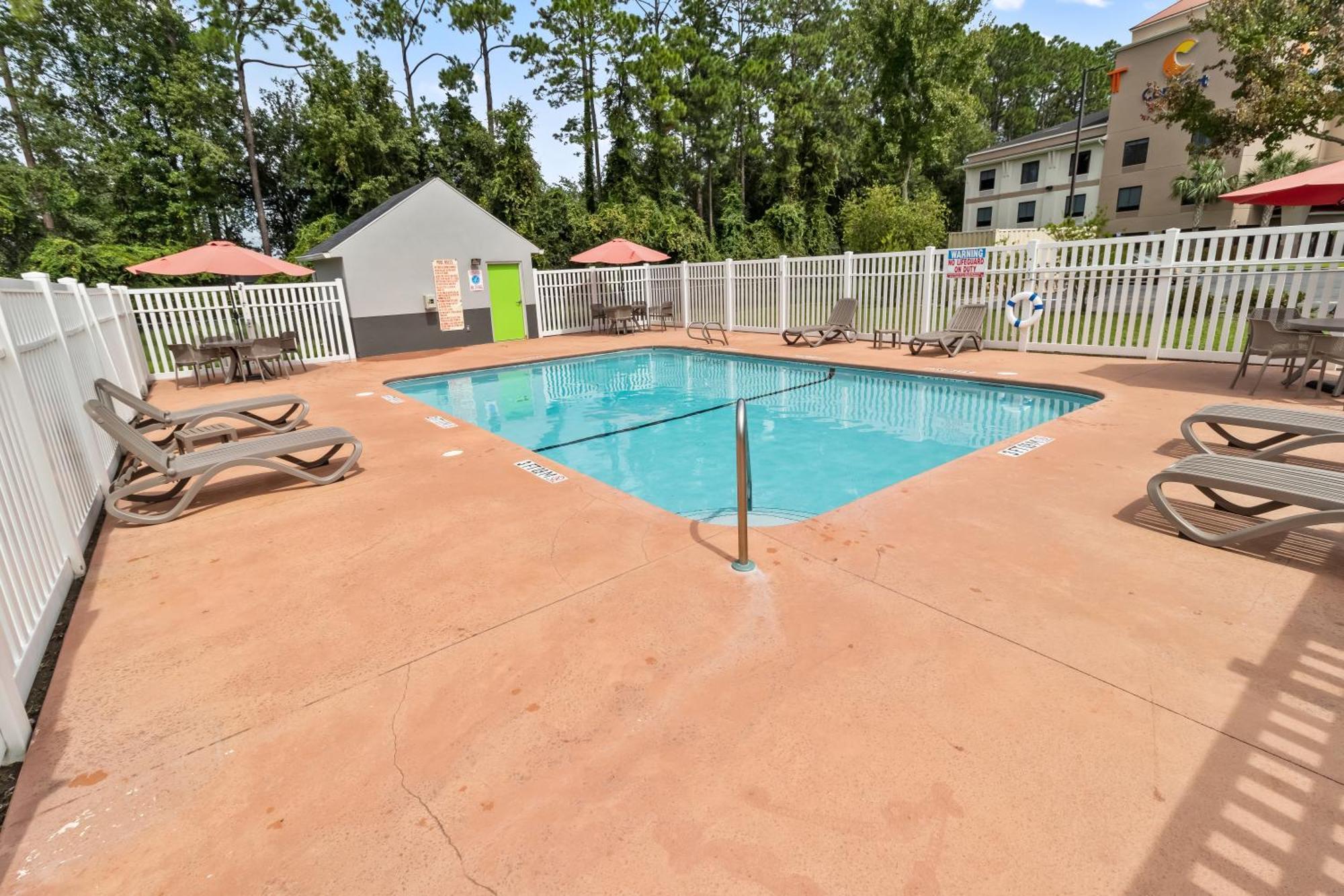 Motel 6 - Newest - Ultra Sparkling Approved - Chiropractor Approved Beds - New Elevator - Robotic Massages - New 2023 Amenities - New Rooms - New Flat Screen Tvs - All American Staff - Walk To Longhorn Steakhouse And Ruby Tuesday - Book Today And Sav Kingsland Exterior foto